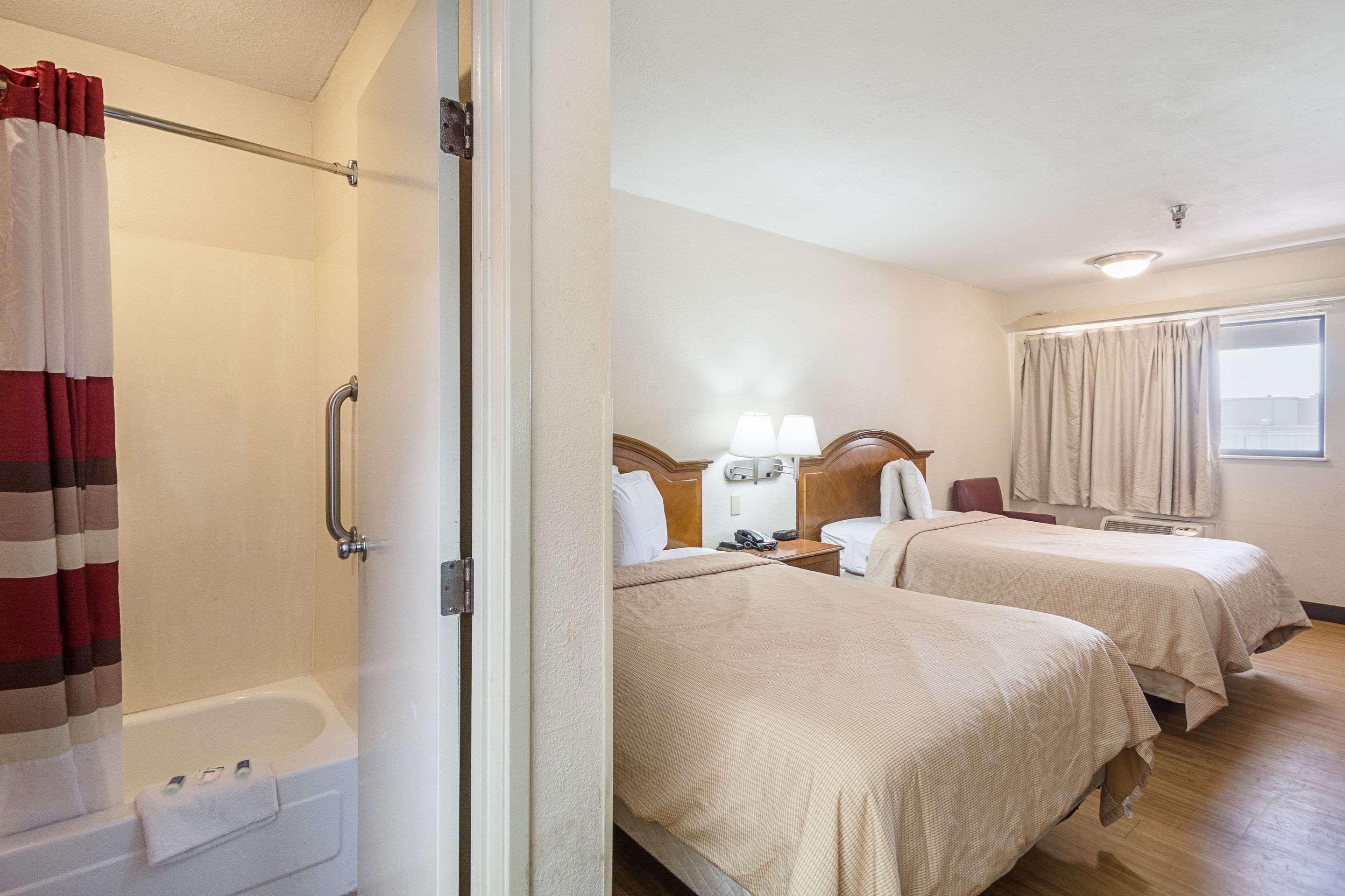 Bay Inn On Busch Тампа Екстер'єр фото