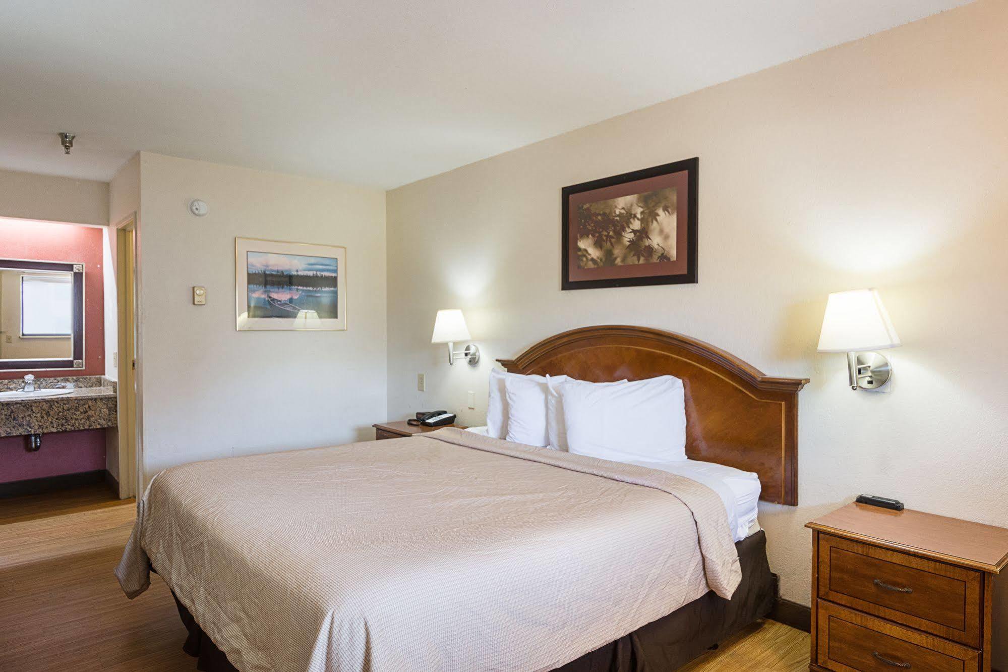 Bay Inn On Busch Тампа Екстер'єр фото