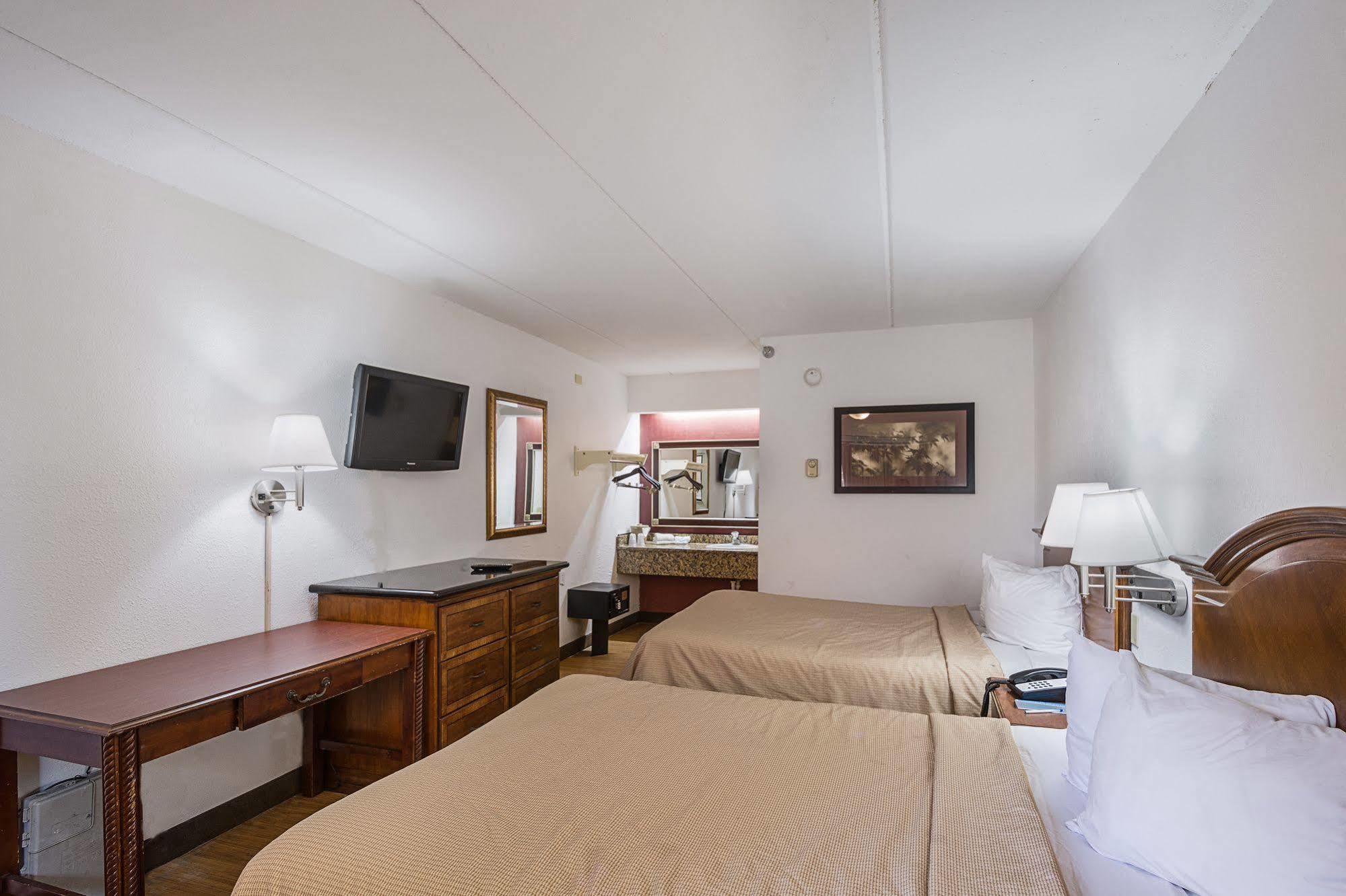 Bay Inn On Busch Тампа Екстер'єр фото